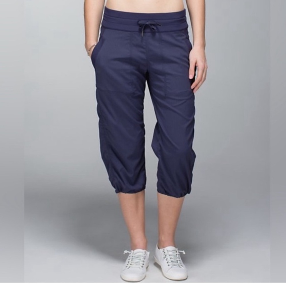 🏃‍♀️💙 LULULEMON DANCE STUDIO CROP CAPRI PANTS💙🏃‍♀️